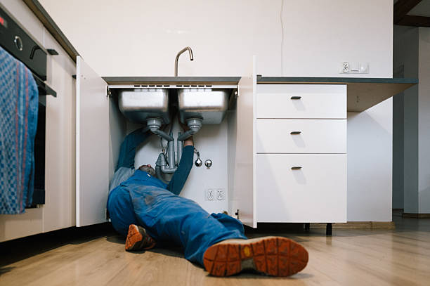 Professional Pipe Repair technician working in Tarlton, OH